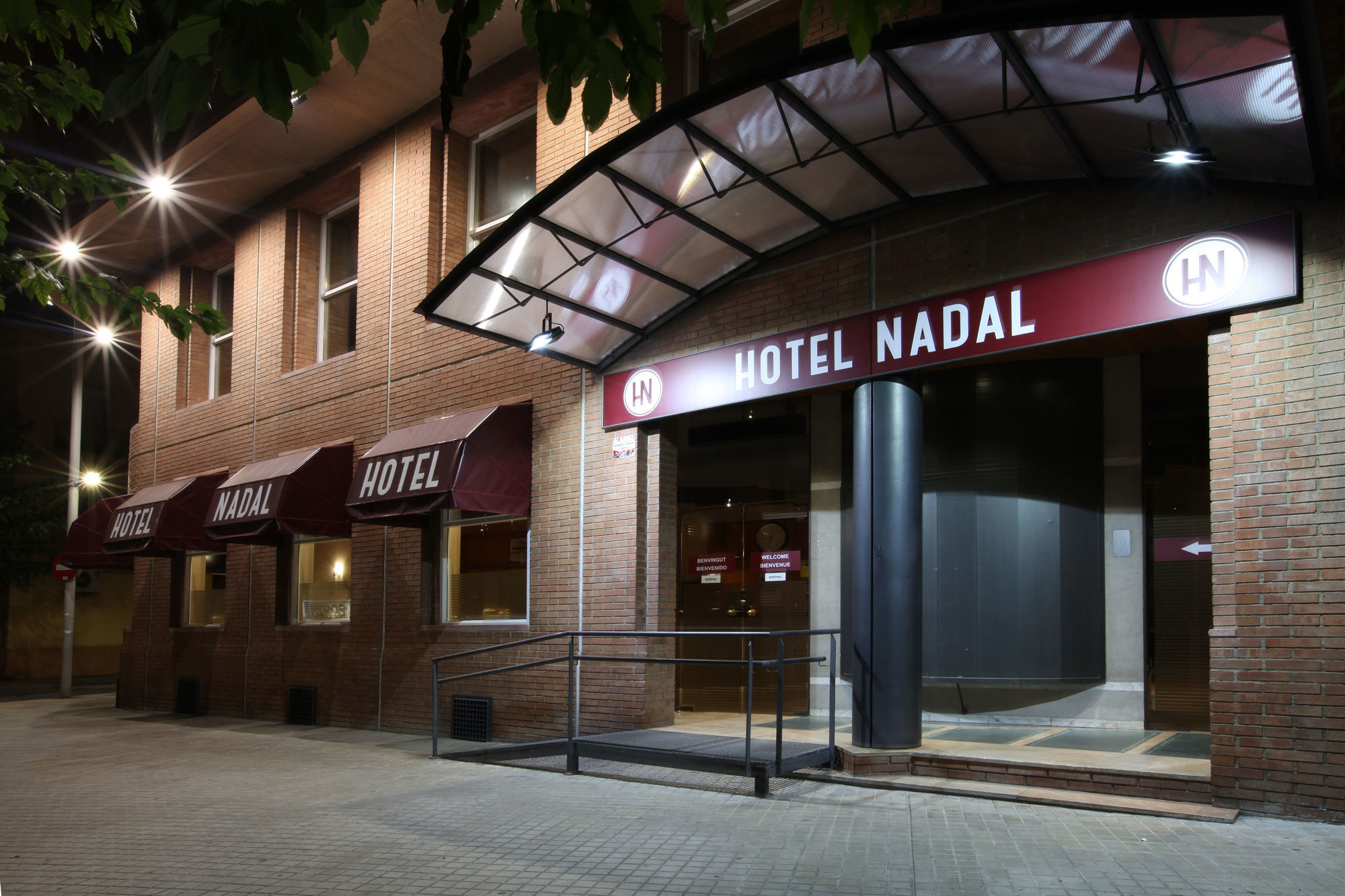 Hotel Nadal リェイダ エクステリア 写真